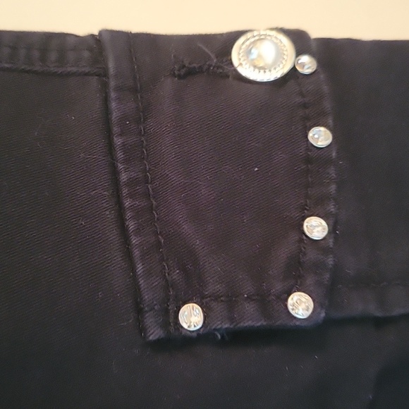 Embellished Ethyl capris - Picture 6 of 14